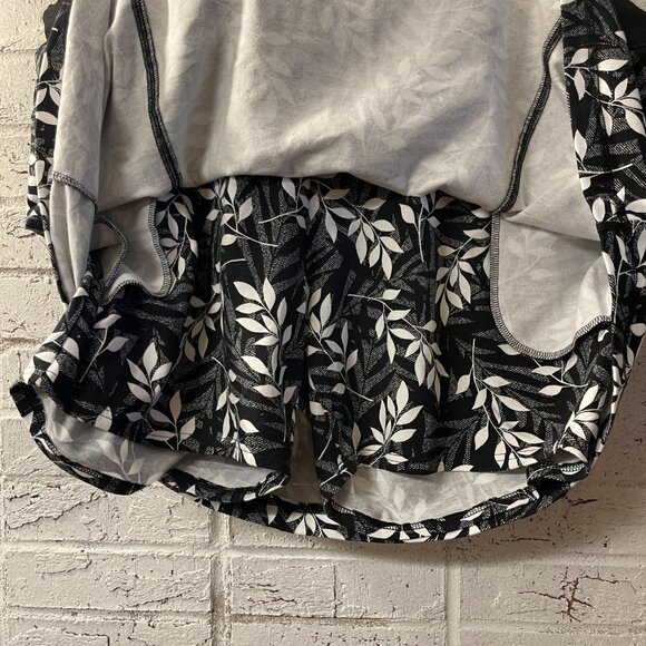 AVE Leisure Plus Size 22/24 Black & White Leaf Print Skort - Picture 5 of 12